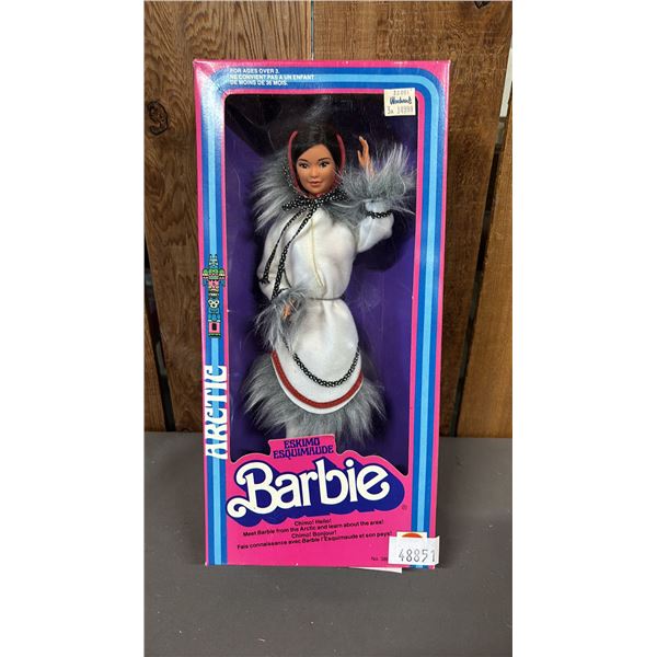 VINTAGE 1981 DOLLS OF THE WORLD COLLECTION ARCTIC ESKIMO BARBIE *IN ORIGINAL BOX*