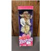 Image 1 : VINTAGE 1989 TARGET EXCLUSIVE GOLD & LACE BARBIE *IN ORIGINAL BOX*