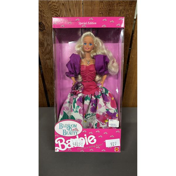 VINTAGE 1992 BLOSSOM & BEAUTY BARBIE *IN ORIGINAL BOX*