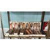 Image 1 : SHELF OF ASSORTED VINTAGE BARBIE'S *MOST HAVE NO CLOTHES*