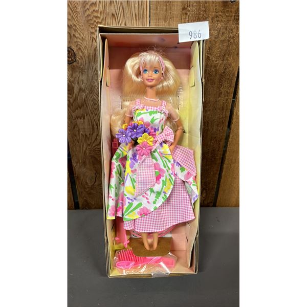 VINTAGE AVON EXCLUSIVE SPRING PETALS BARBIE *IN ORIGINAL BOX*
