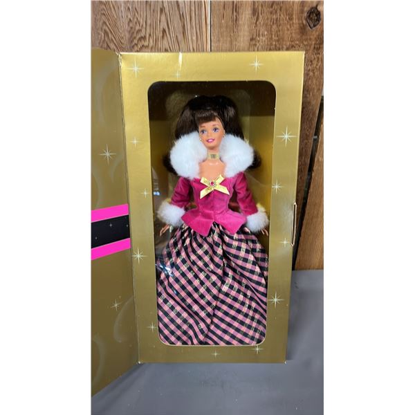VINTAGE AVON EXCLUSIVE WINTER RHAPSODY BRUNETTE BARBIE