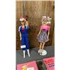 Image 2 : 2 VINTAGE BARBIES (1 WITH STAND) & 1965 PINKY VINYL TUTTI PLAY CASE WITH ASSTD. VTG CLOTHES
