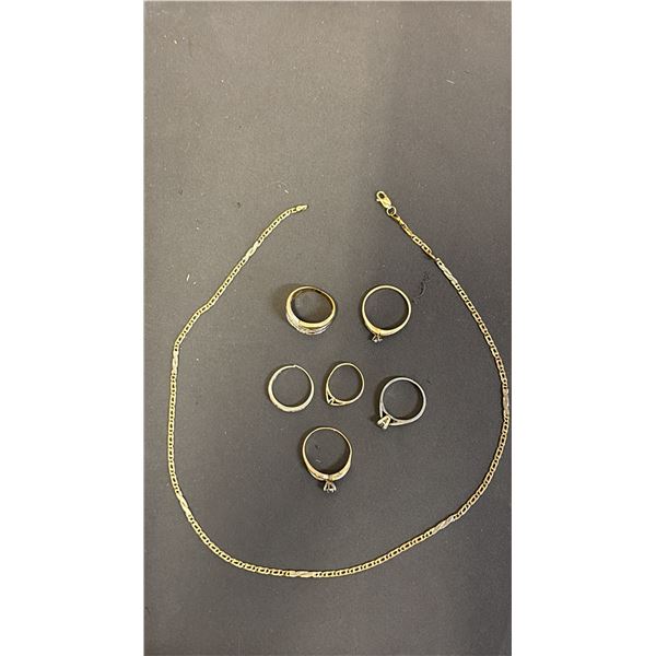 ASSORTED RINGS & A NECKLACE: 1 RING IS STAMPED 10K, NECKLACE IS STAMPED 10K