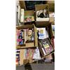 Image 2 : PALLET OF ASSORTED ITEMS INCL. BOOKS, CD'S, VINYL RECORDS AND MORE