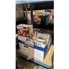 Image 1 : *BOX OF NEW* CLASSIC AM/FM RADIO