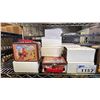 Image 2 : SHELF LOT OF ASSORTED VINTAGE COLLECTABLE TINS AND CLASSIC AM/FM RADIO