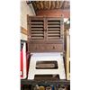Image 3 : SHELF OF ASSORTED ITEMS INCLUDING CANDY MACHINE, VINYL RECORD EMPTY CASE, SMALL STOOLS AND MORE