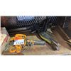 Image 1 : BEEBE ROUSTABOUT 3/4-TON MANUAL LEVER CHAIN HOIST AND METAL JACK