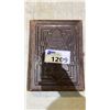 Image 1 : ANTIQUE LATE 19TH CENTURY LEATHER-BOUND PHOTO ALBUM WITH PHOTO: NO SIDE LATCH
