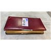Image 2 : VINTAGE TEXTURED LEATHER-BOUND PHOTO ALBUM WITH PHOTOS