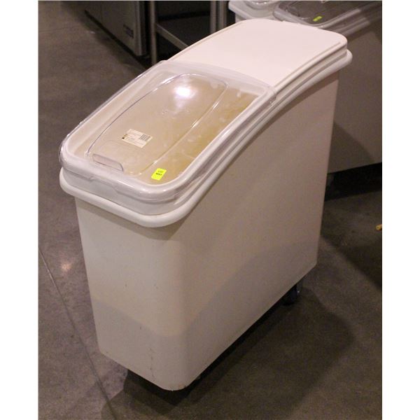 WINCO 21 GALLON BAKERS BIN W/ LID ON CASTERS