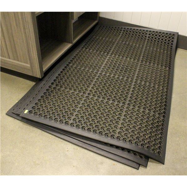 SIX 5' X 3' RUBBER ANTI-FATIGUE MATS