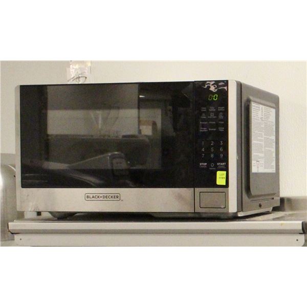 BLACK & DECKER MICROWAVE - 1400W