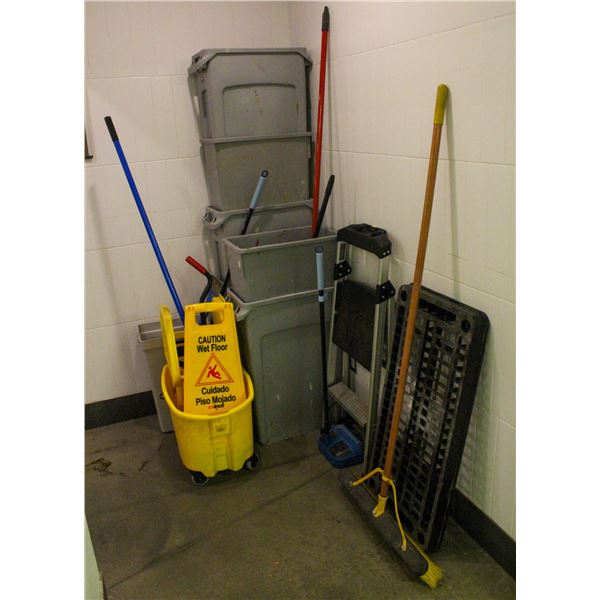 LARGE LOT OF CLEANING & MAINTENANCE SUPPLIES: