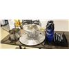 Image 1 : LOT OF ASSORTED STRAINERS, AIR POTS, PASTA COOKER