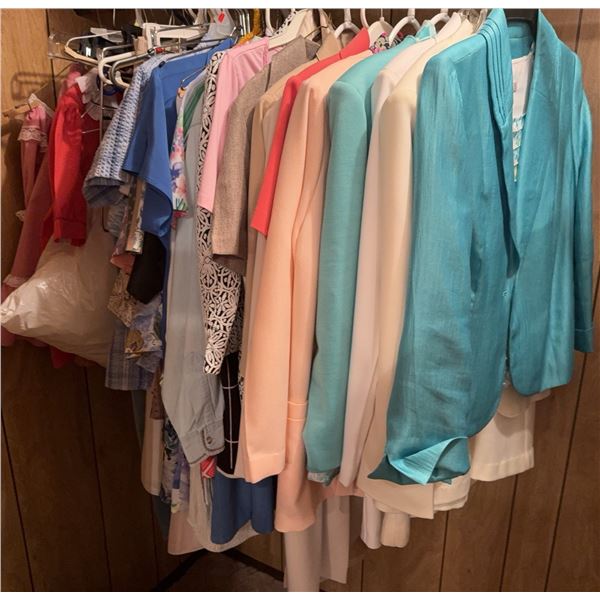 Women's Suits and Blazers, Mixed Brands, 12 Pieces