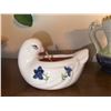 Image 3 : Ceramic Pitcher with Leaf Detail and Bird-Shaped Porcelain Candle Holder