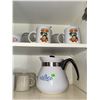 Image 2 : Mugs, Glassware and Corning Ware Teapot