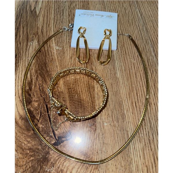 Gold Tone Jewelry Set: Necklace, Bracelet, and Drop Earrings