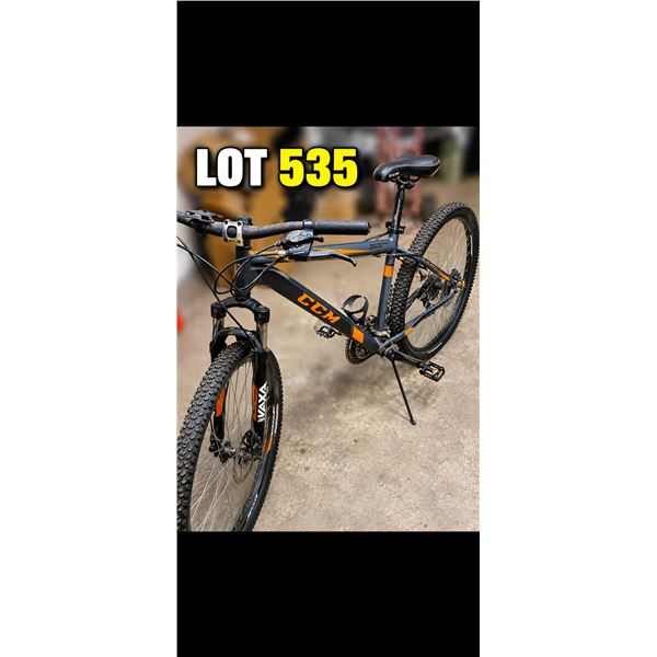 CCM 29er Hardtail Mountain Bike 21 Speed Shimano Disc Brakes Vaxa Suspension Fork