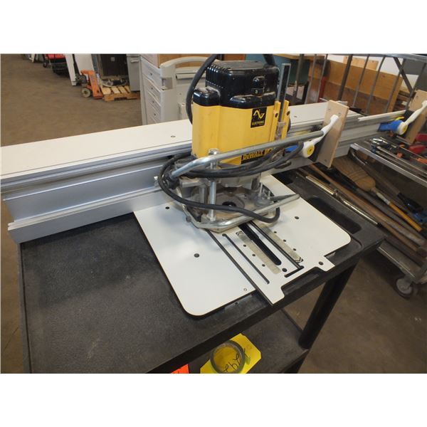 Dewalt Plunge Router  w/ Guide