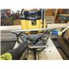 Image 2 : Dewalt Plunge Router  w/ Guide