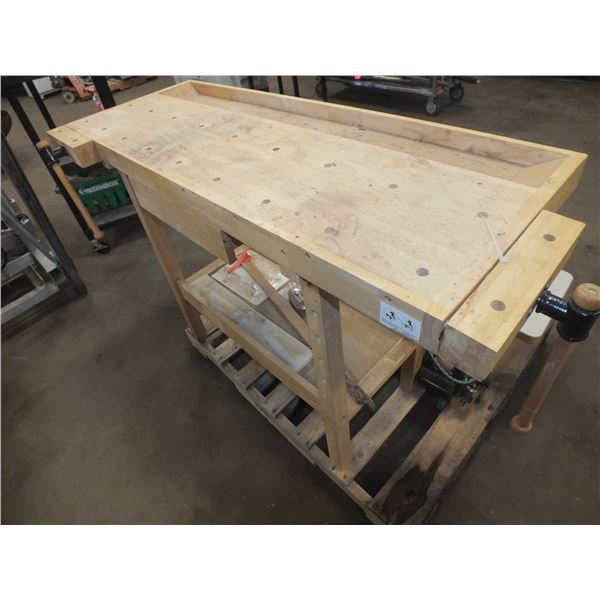 Wooden Work Bench w/ Bult In Clamps