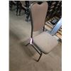 Image 1 : 1 Stack Of 20 Chairs