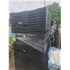 Image 1 : 68 Plastic Pallets