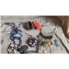 Image 17 : S1 Costume Jewelry A