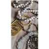 Image 28 : S1 Costume Jewelry A