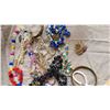 Image 4 : S1 Costume Jewelry A