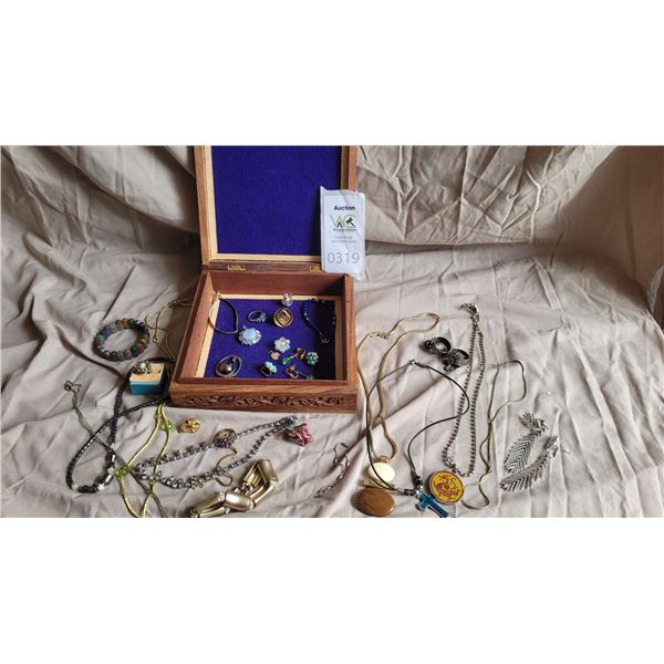 S1 Vintage Costume Jewelry A