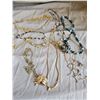 Image 11 : S1 Jade, Amber Jewelry & Box A