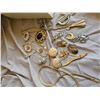 Image 17 : S1 Jade, Amber Jewelry & Box A