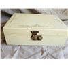 Image 24 : S1 Jade, Amber Jewelry & Box A
