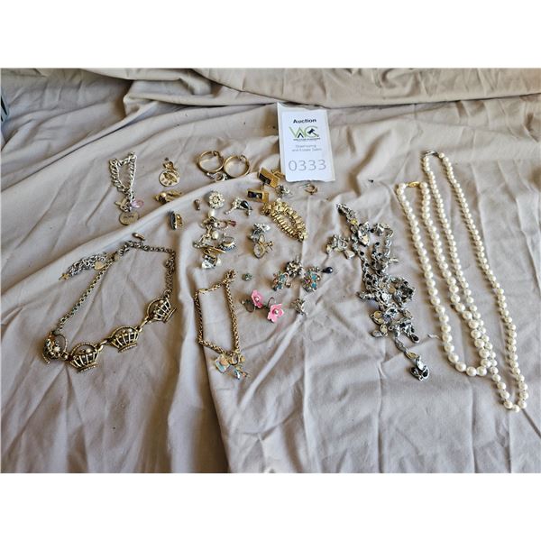S1 Vintage Jewelry A