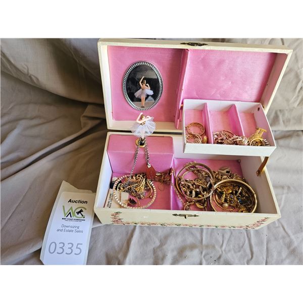 S1 Musical Jewelry Box & Jewelry A
