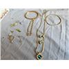 Image 9 : S1 Musical Jewelry Box & Jewelry A