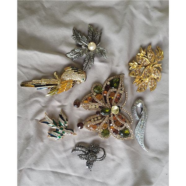 S1 Rhinestone & Gold Tone Brocaches A