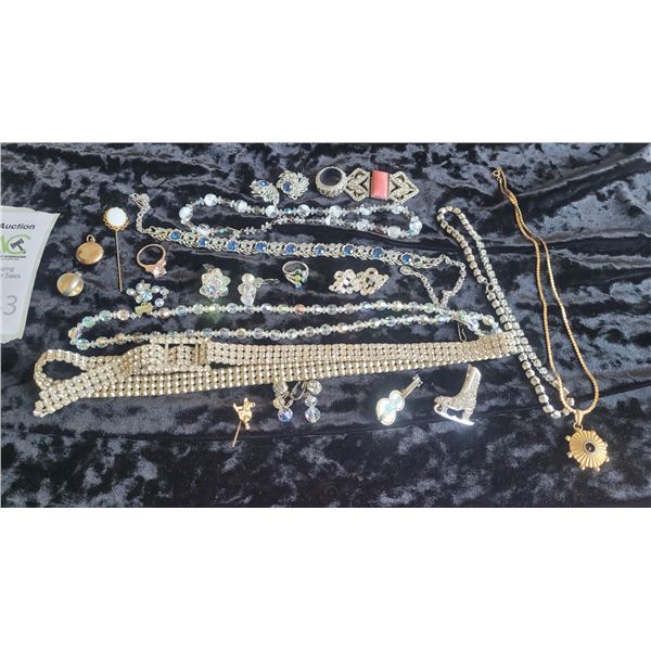 S1 Vintage Jewelry A