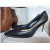 Image 6 : S1 Shoes & Aroma Diffuser A
