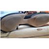 Image 8 : S1 Shoes & Aroma Diffuser A