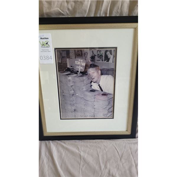 S1 Framed Photo Red Robinson B