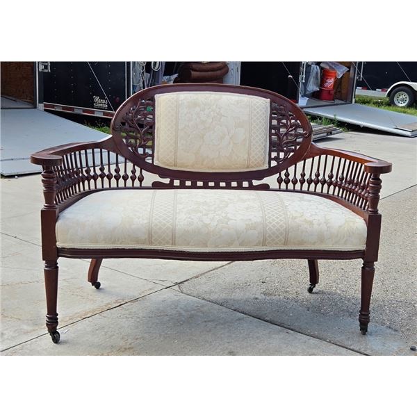 GORGEOUS ANTIQUE MAHOGANY SPINDLE-BACK SETTEE