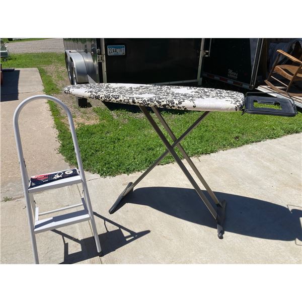 BARTNELLI PRO LUXURY IRONING BOARD AND STEP LADDER