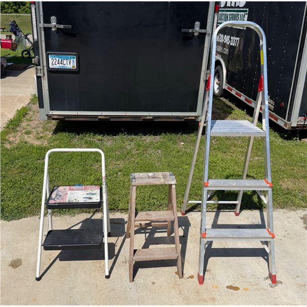 STEP LADDERS, LOT OF 3