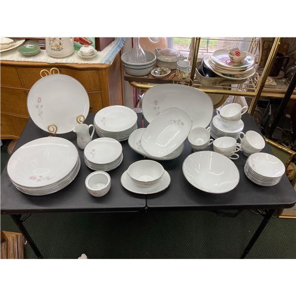 NORITAKE "PASADENA" PATTERN (#6311) FINE CHINA DINNERWARE, LOT