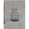 Image 4 : 1940s Purple Glass Canadian Kodak Co. Glass Measuring Cup and Small Inkwell Bottle